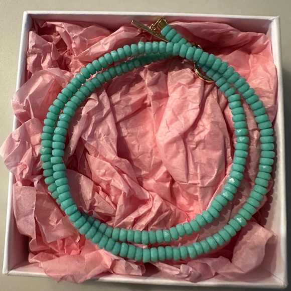 Elegant Turquoise Beaded Necklace - Picture 1 of 4